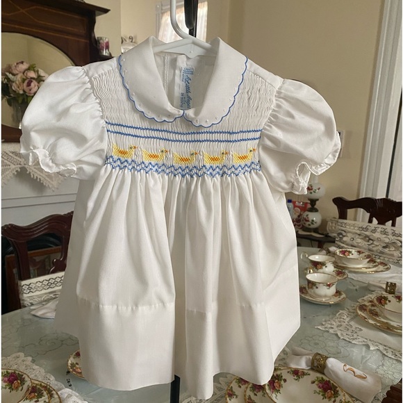 A Little Angel Vintage Infant Girls Smocked Dress size 24 months - Picture 1 of 16